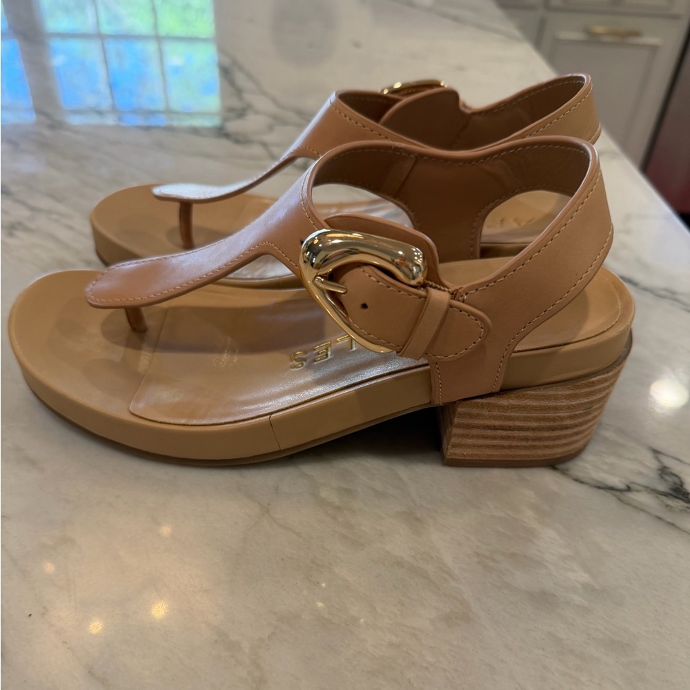 Aerosoles sandals 7M - cute sandals with 1 inch block heel